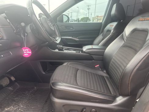 Used 2024 Nissan Pathfinder Rock Creek AWD/4WD image 10
