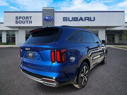 Used 2023 Kia Sorento S w/ Panoramic Sunroof Package image 3