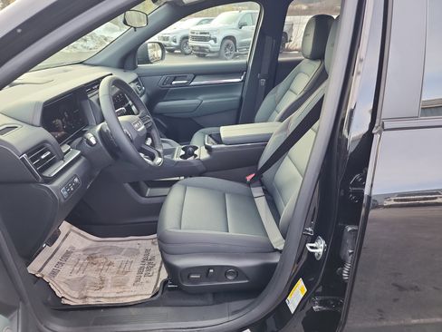 New 2026 GMC Terrain AT4 w/ LPO, Floor Liner Package image 11