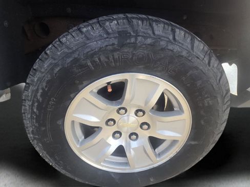 Used 2018 Chevrolet Silverado 1500 LT w/ Texas Edition image 32