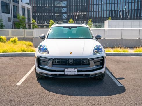 Certified 2026 Porsche Macan Turbo AWD/4WD image 6