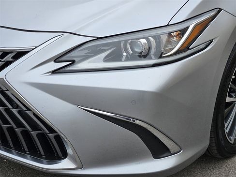 Used 2023 Lexus ES 350 Luxury image 5
