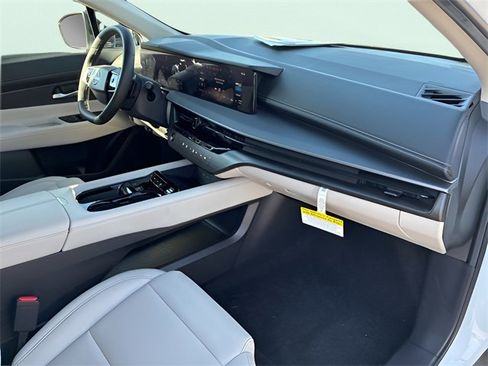 Used 2025 Nissan Murano SV image 13