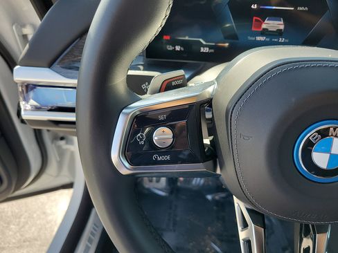 Used 2023 BMW i7 xDrive60 w/ Executive Package 2 AWD/4WD image 25