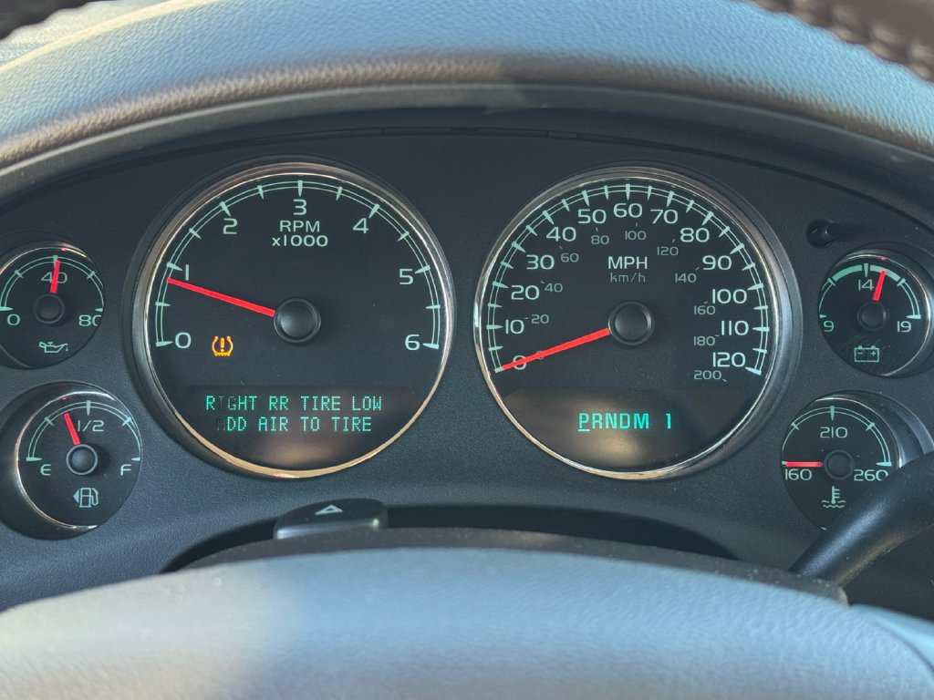 Used 2011 GMC Sierra 2500 Denali AWD/4WD image 14