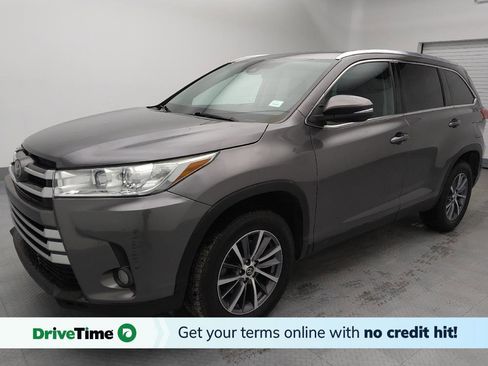 Used 2019 Toyota Highlander XLE image 1