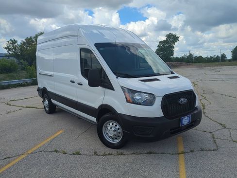 Used 2025 Ford Transit 250 148 High Roof AWD image 2