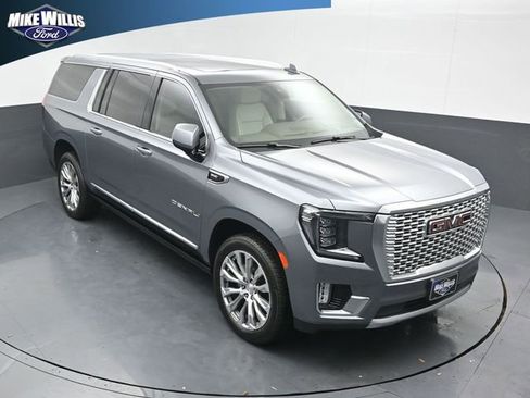 Used 2022 GMC Yukon XL Denali image 9