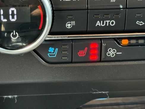 Used 2019 Ford Expedition Limited w/ Driver Assistance Package AWD/4WD image 33