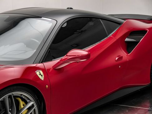 Used 2017 Ferrari 488 GTB RWD image 34