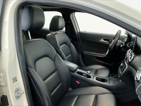 Used 2018 Mercedes-Benz GLA 250 4MATIC image 26