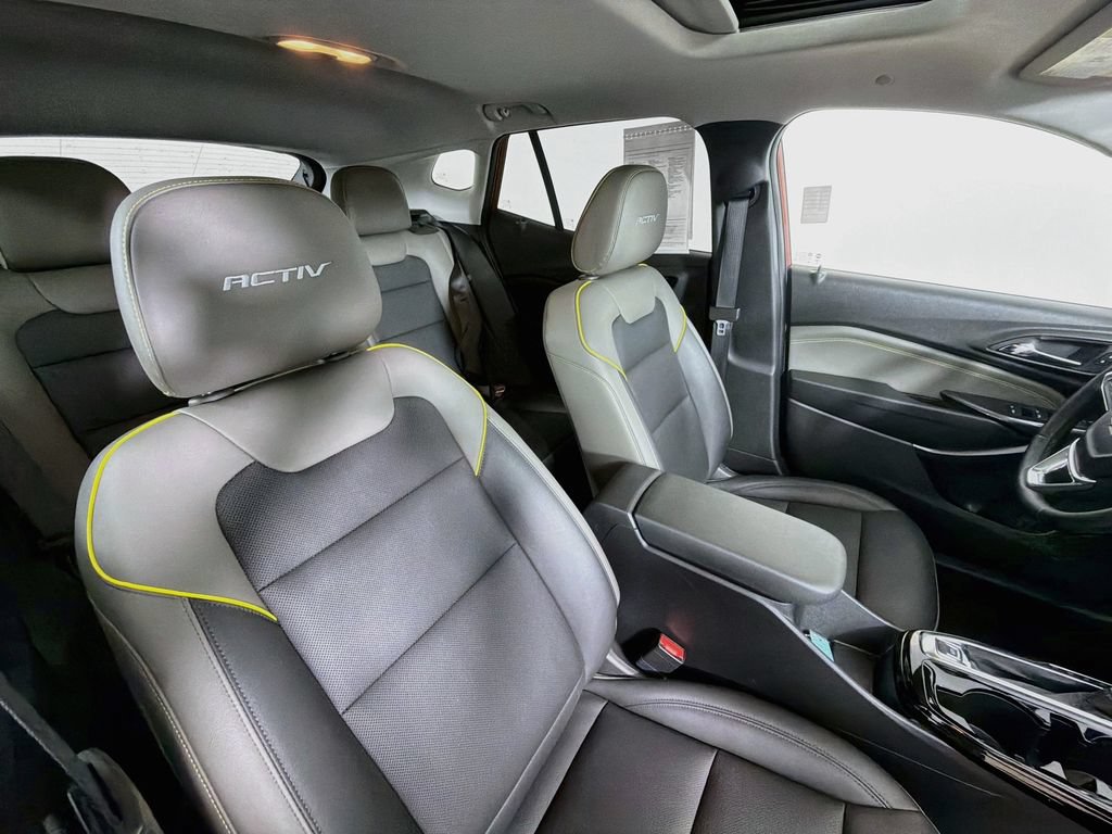 Used 2024 Chevrolet Trax ACTIV w/ Sunroof Package FWD image 27