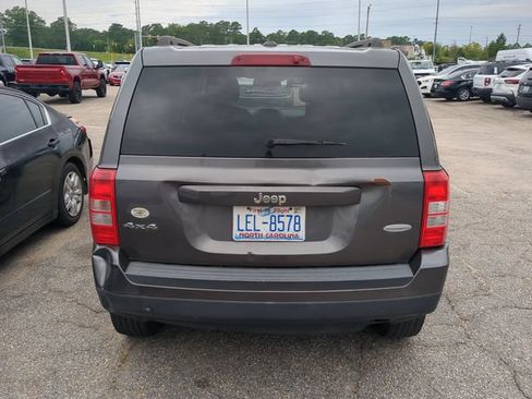 Used 2016 Jeep Patriot Latitude AWD/4WD image 3