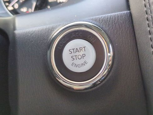 Used 2022 Nissan Armada SL w/ Captain's Chairs Package image 27