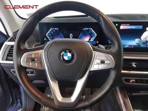 Used 2023 BMW X7 xDrive40i w/ Premium Package image 9