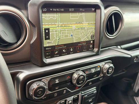 Used 2023 Jeep Gladiator Willys image 20