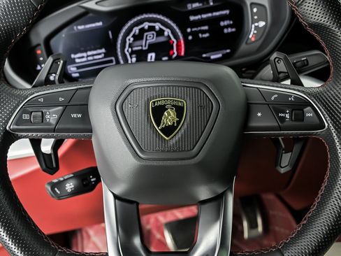 Used 2019 Lamborghini Urus AWD/4WD image 26