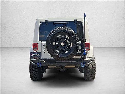 Used 2013 Jeep Wrangler Unlimited Sahara AWD/4WD image 7
