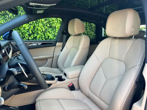 New 2026 Porsche Macan AWD/4WD image 5