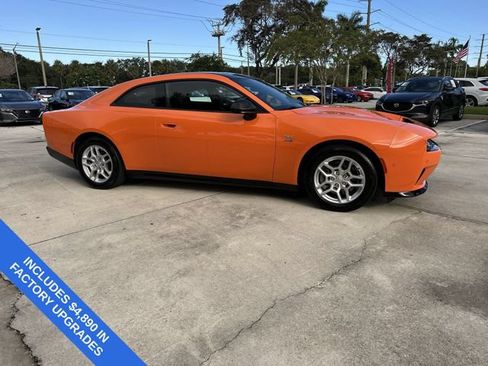 Used 2025 Dodge Charger Daytona R/T w/ Sun & Sound Package AWD/4WD image 15