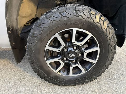 Used 2017 Toyota Tundra SR5 image 12