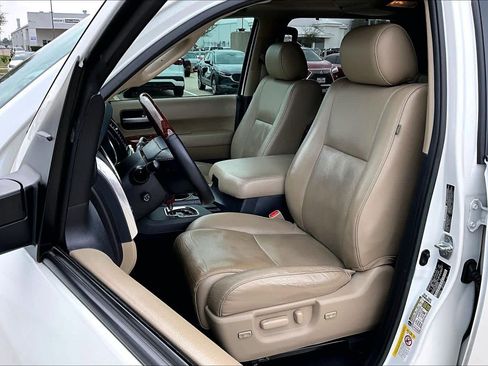 Used 2019 Toyota Sequoia Platinum image 8