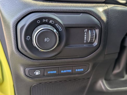 Used 2023 Jeep Wrangler Rubicon image 20