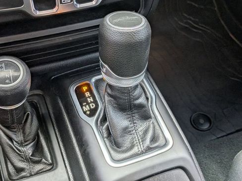 Used 2022 Jeep Gladiator Sport AWD/4WD image 22