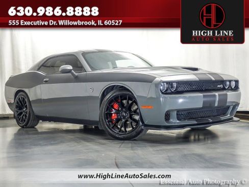 Used 2017 Dodge Challenger SRT Hellcat RWD image 1