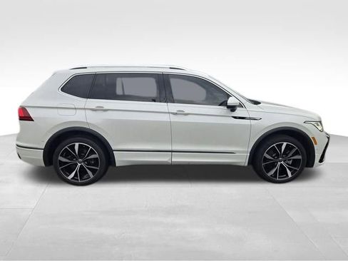 Certified 2023 Volkswagen Tiguan SEL R-Line image 8