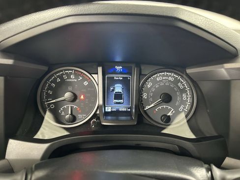 Used 2023 Toyota Tacoma TRD Off-Road w/ TRD Premium Off Road Package AWD/4WD image 13