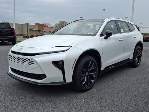 New 2026 Toyota Crown Signia AWD/4WD image 3