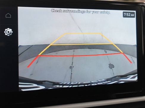 Used 2023 Hyundai Venue Limited image 28