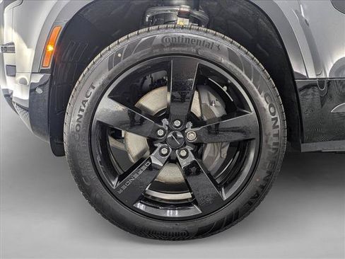 New 2026 Land Rover Defender 130 X-Dynamic SE AWD/4WD image 18