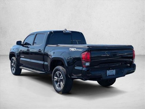 Used 2018 Toyota Tacoma TRD Sport w/ Technology Package RWD image 8