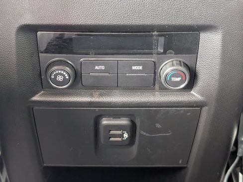 Used 2023 Chevrolet Traverse LT FWD image 29