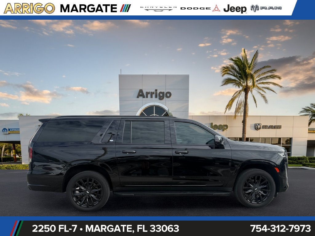 Used 2023 Cadillac Escalade ESV Luxury RWD image 8
