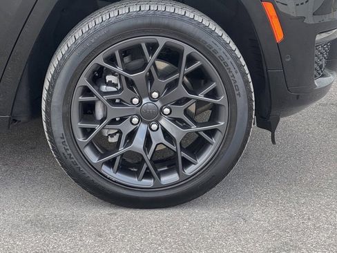 Used 2024 Jeep Grand Cherokee L Summit image 4