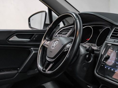 Used 2019 Volkswagen Tiguan SE image 20