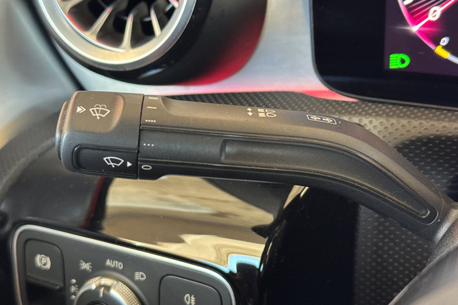 Used 2025 Mercedes-Benz CLA 250 image 30