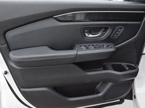 Used 2023 Honda Pilot Elite image 17