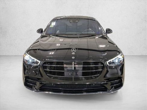 Used 2022 Mercedes-Benz S 500 4MATIC w/ AMG Line Package image 2