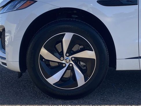 Used 2025 Jaguar F-PACE R-Dynamic S image 34