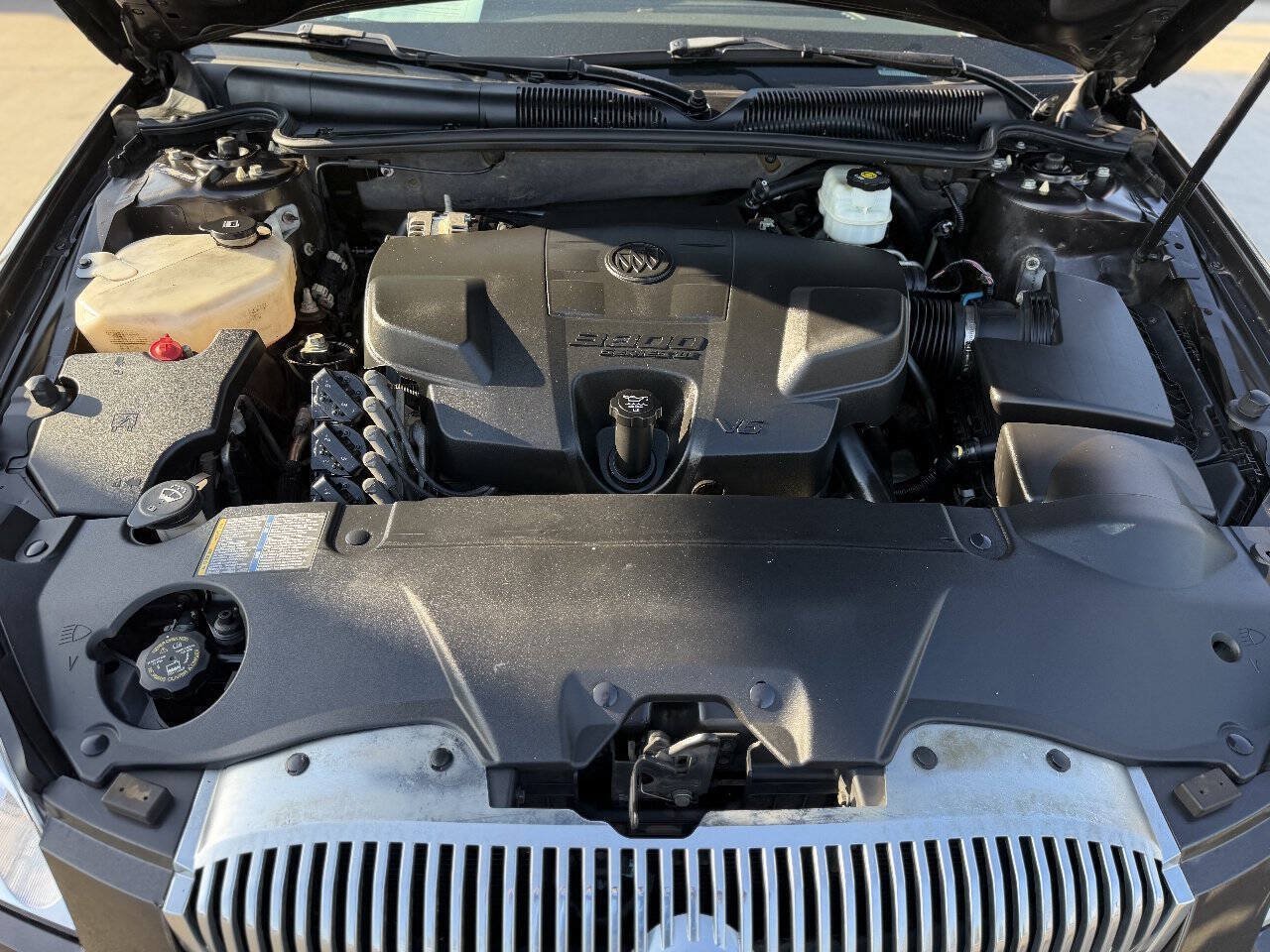 Used 2008 Buick Lucerne CXL w/ Ultra Confidence Package FWD image 10