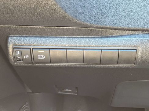 Used 2025 Toyota Corolla LE FWD image 23