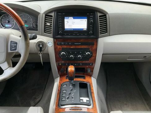 Used 2006 Jeep Grand Cherokee Overland w/ Skid Plate Group image 11