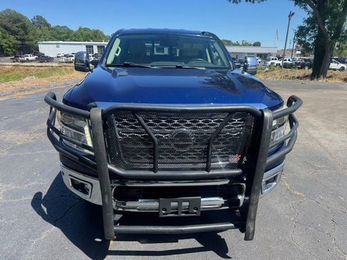 Used 2017 Nissan Titan SL AWD/4WD image 9