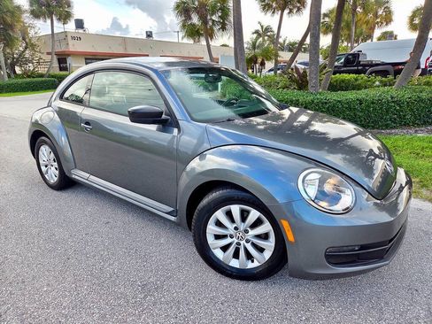 Used 2013 Volkswagen Beetle 2.5 FWD image 10