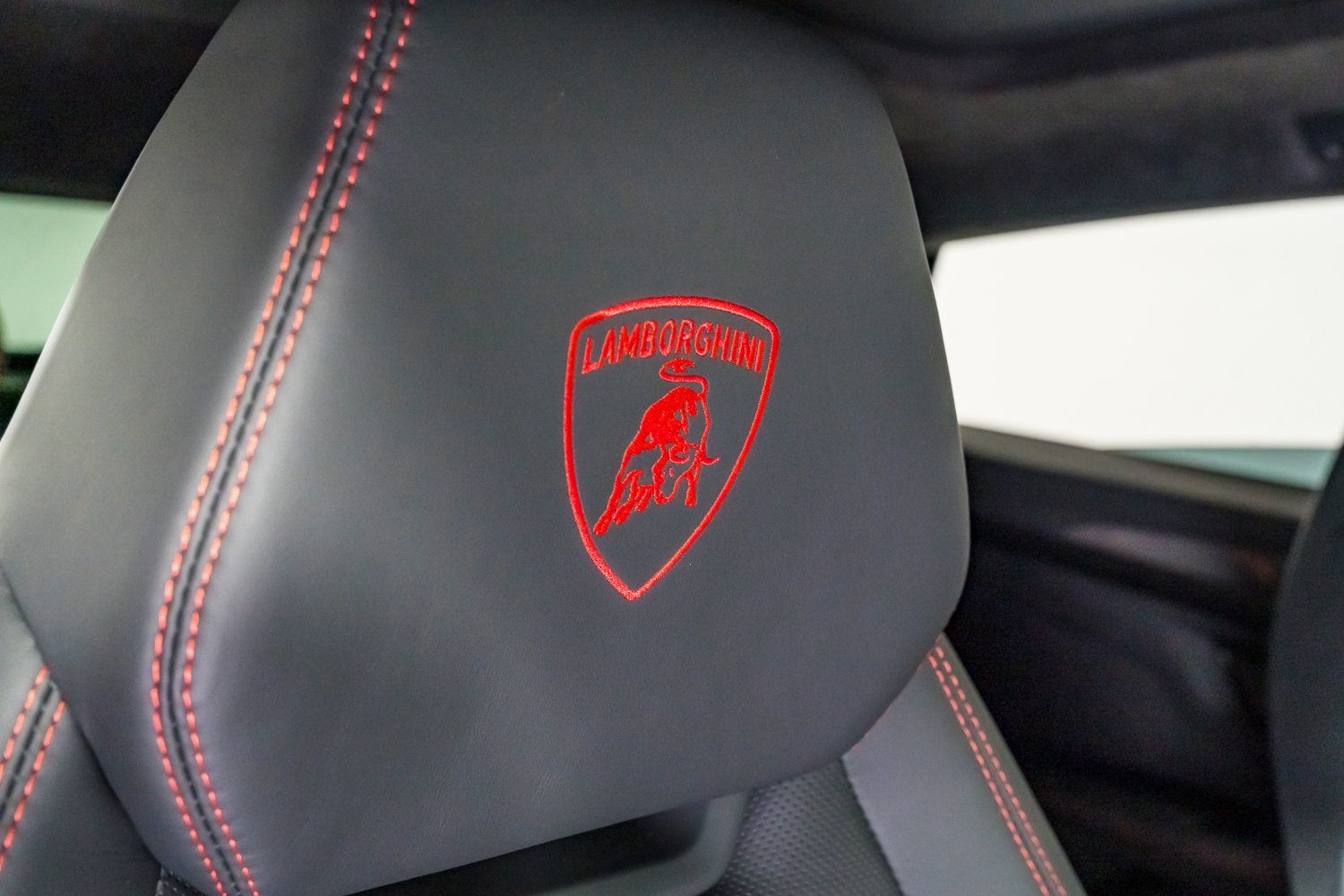 Used 2023 Lamborghini Urus S AWD/4WD image 32