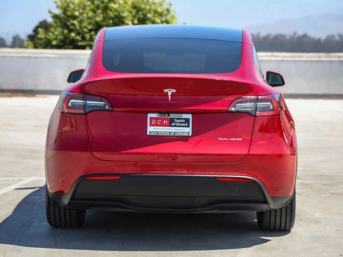 Used 2021 Tesla Model Y Long Range AWD/4WD image 6